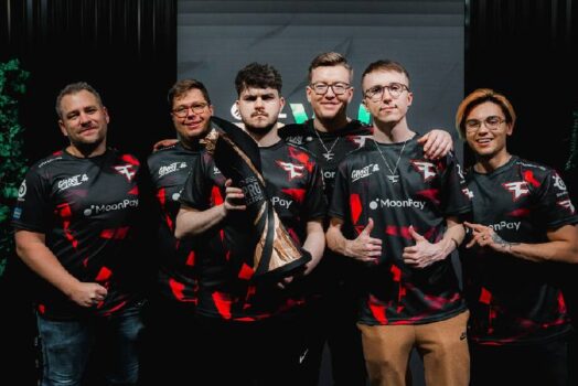 Đấu Trường Rực Lửa: Khám Phá Những Đối Thủ Cạnh Tranh Đỉnh Cao Trong Esports